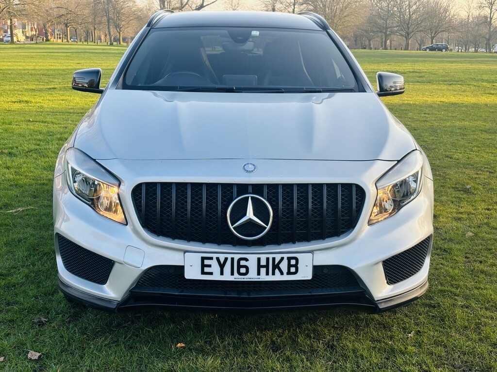 Mercedes-Benz GLA Class 2.1 Gla200d Amg Line Silver #2