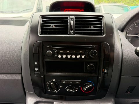 Peugeot Expert Diesel White #20
