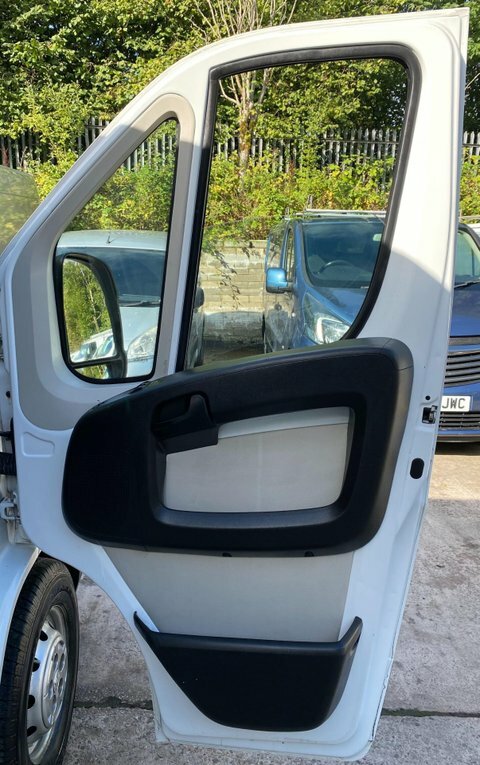 Peugeot Boxer 2L Professional White #20