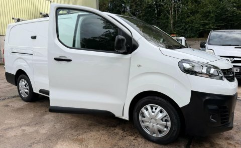 Vauxhall Vivaro 2900 1.5D 100Ps Sportive H1 Van #19