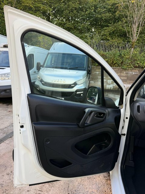 Peugeot Partner 1.6L Professional White #31
