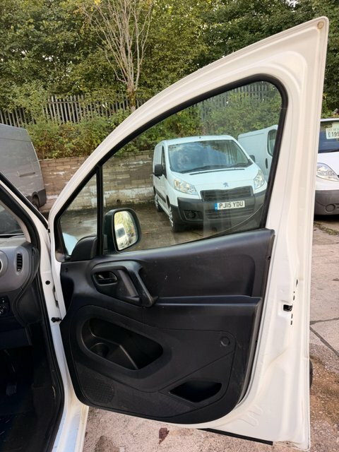 Peugeot Partner 1.6L Professional White #24