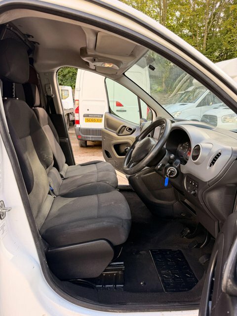 Peugeot Partner 1.6L Professional White #25