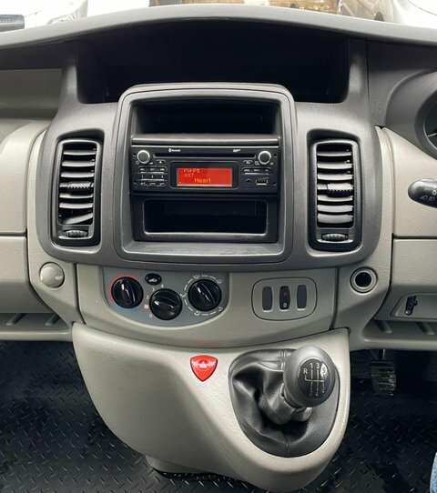 Vauxhall Vivaro Cdti Sportive 2900 U2693 Silver #25