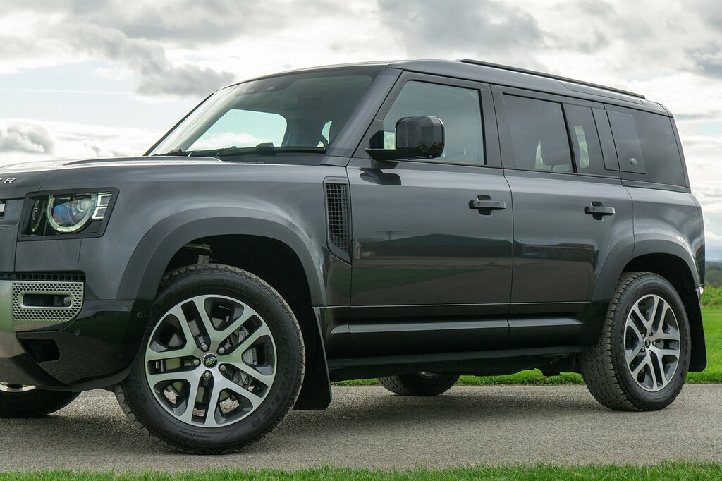 Land Rover Defender 110 D300 Mhev Hse Grey #6