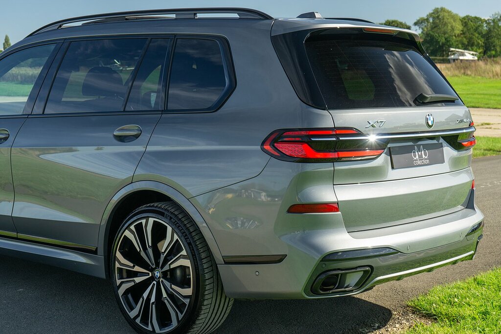 BMW X7 Xdrive40i Mht M Sport Step Black #16