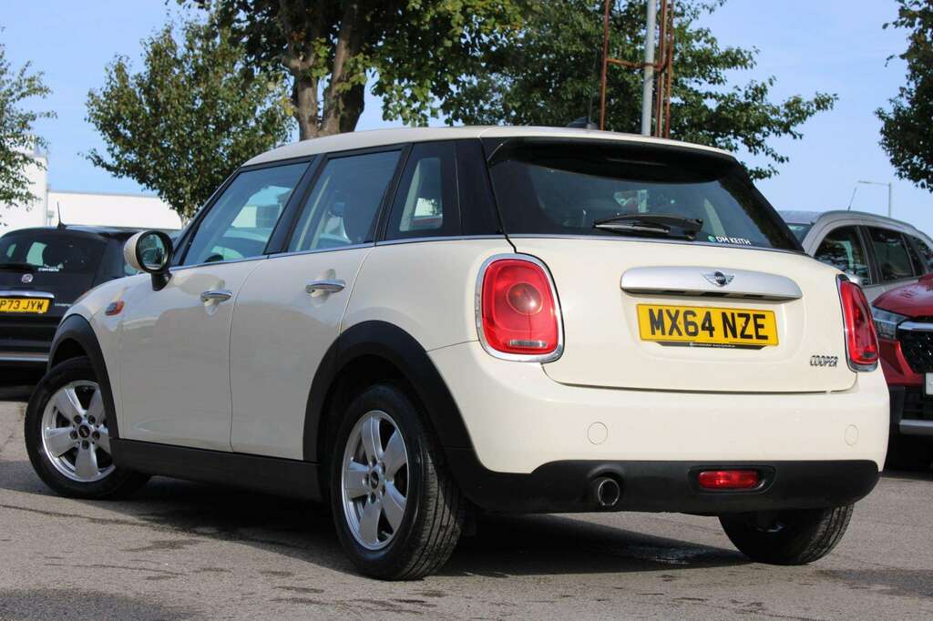 Mini Hatch Cooper White #5