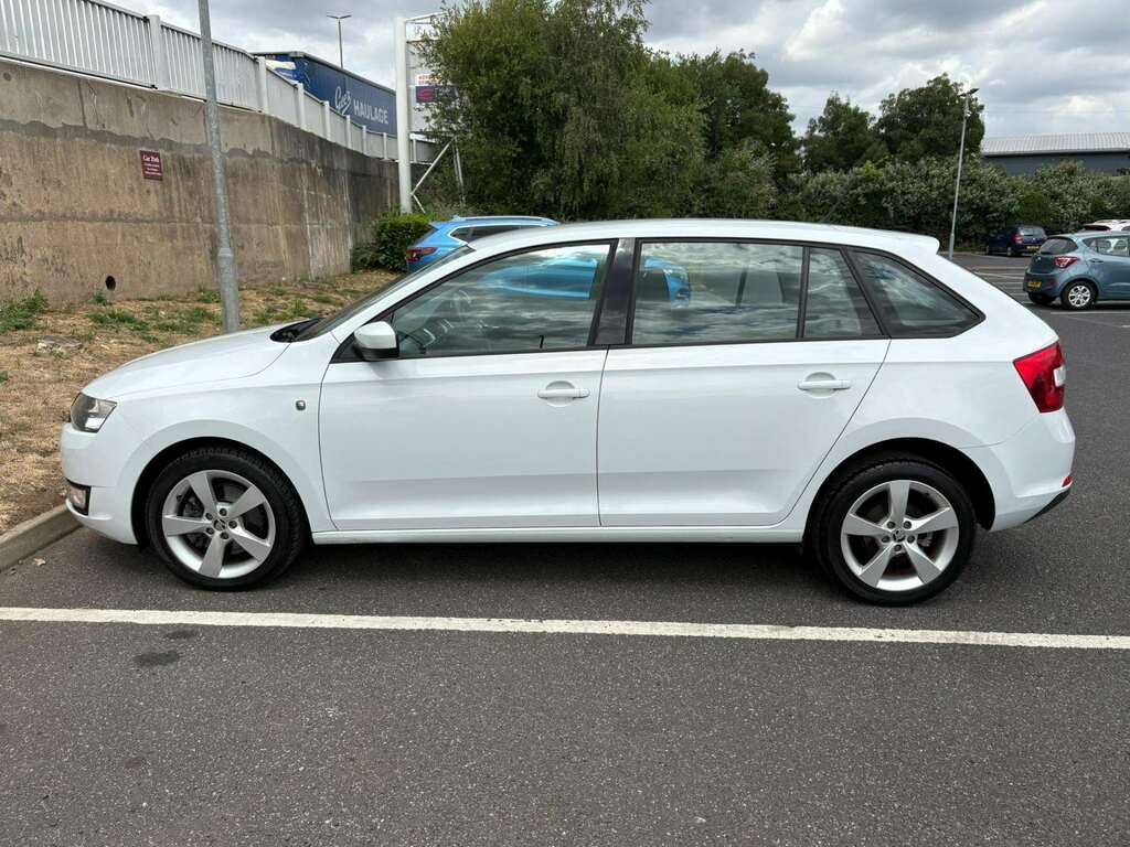 Skoda Rapid Spaceback 1.4 Tsi Elegance Dsg White #5
