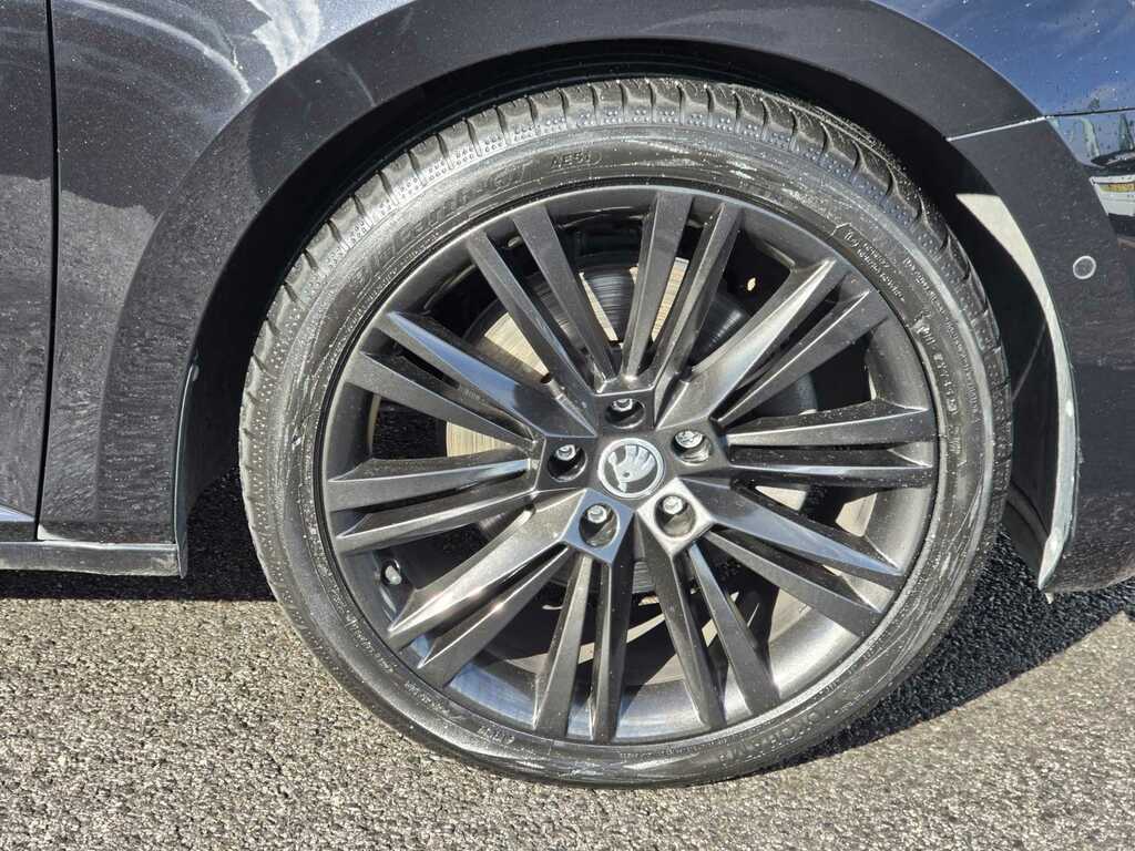 Skoda Superb 1.5 Tsi Se L Dsg Black #5