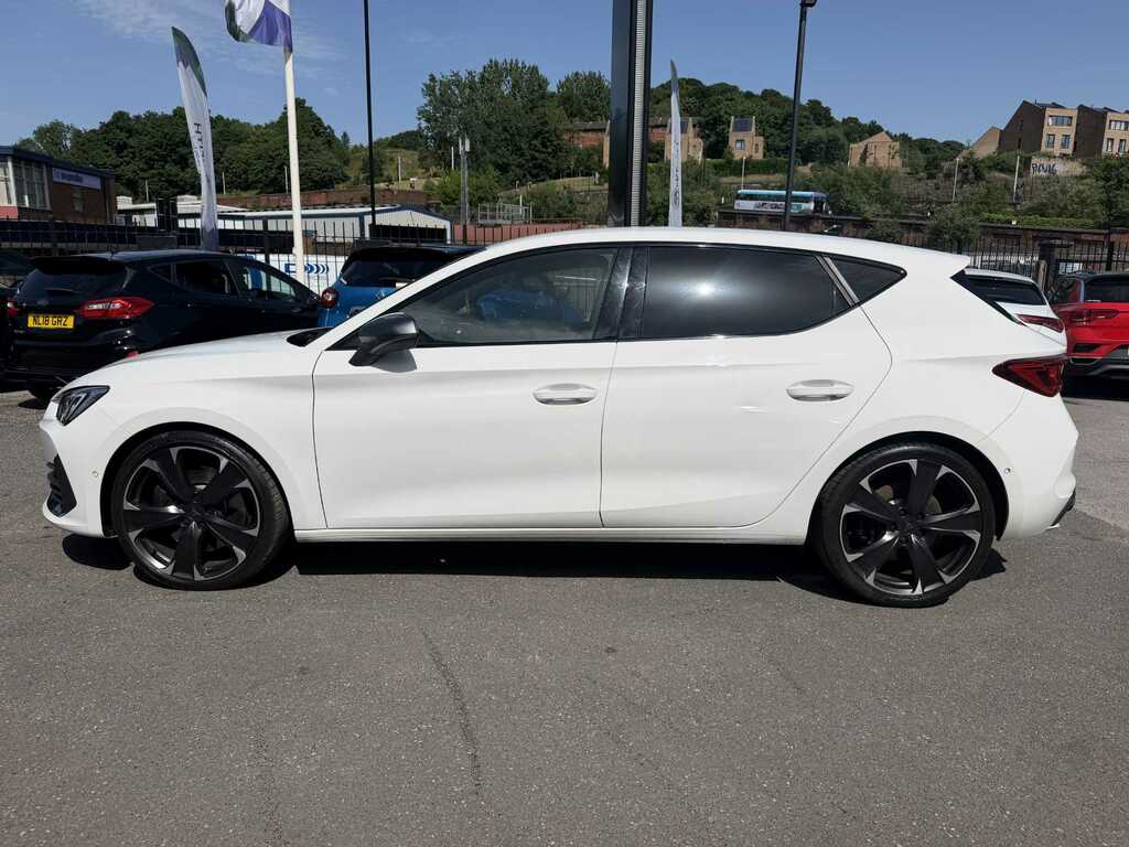 Cupra Leon 2.0 Tsi 300 Vz2 Dsg DY23EOD White #4