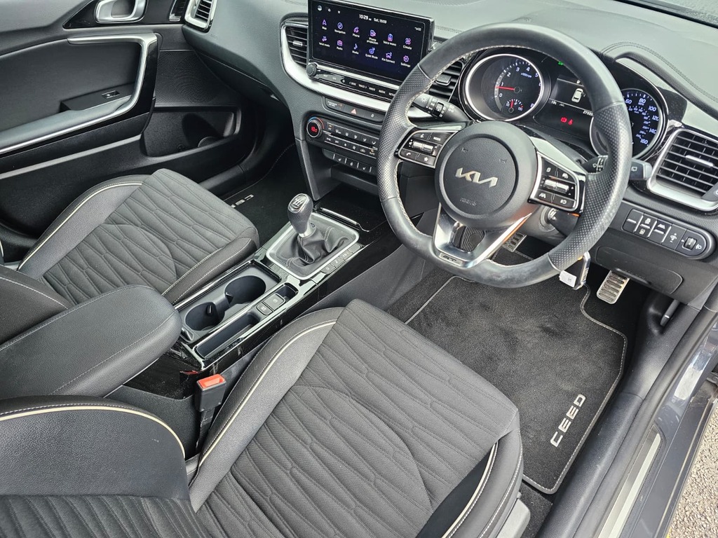 Kia Ceed Hat 1.5 T-gdi 158 Gt-line Isg Grey #3