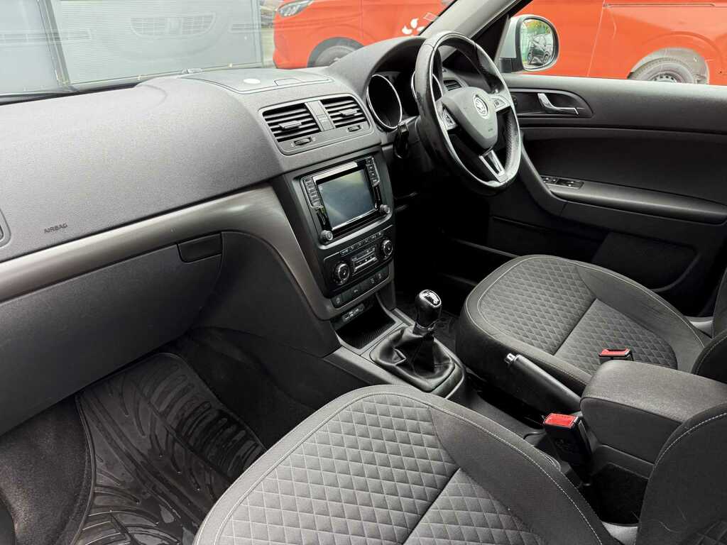 Skoda Yeti 2.0 Tdi Cr 150 Se Drive 4X4 Black #6