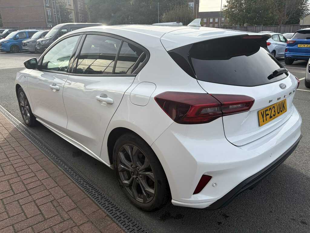 Ford Focus 1.0T Ecoboost St-line Hatchback White #5