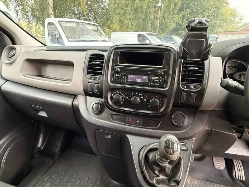 Renault Trafic Sl27 Sport Dci Swb Van Ac Nav White #13