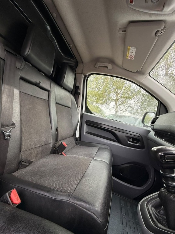 Vauxhall Vivaro 1.5 Turbo D 120 Bhp Edition White #16