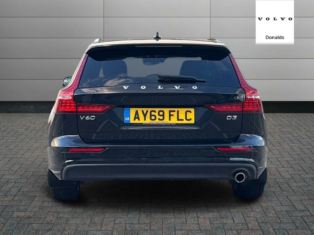Volvo V60 D3 Momentum Plus Black #4