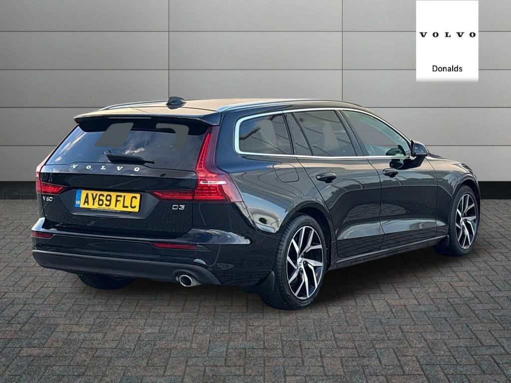 Volvo V60 D3 Momentum Plus Black #3