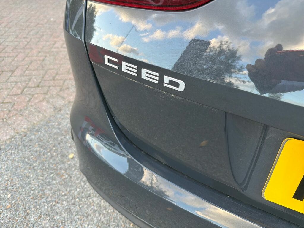 Kia Ceed 1.5T Gdi Isg 138 Gt-line Red #38