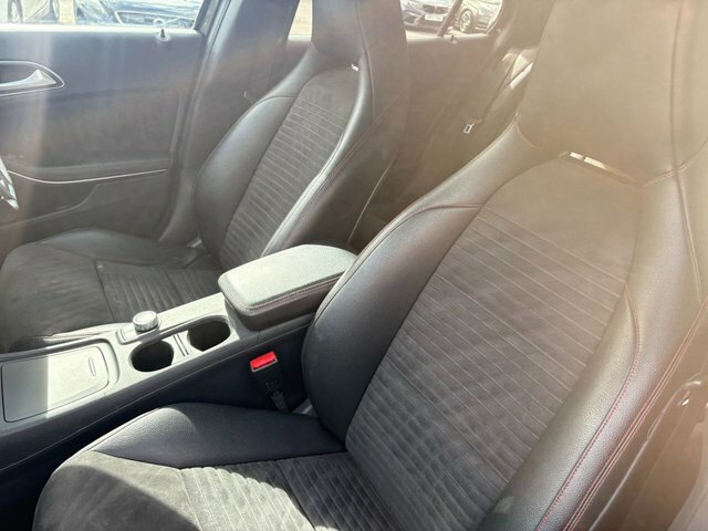 Mercedes-Benz GLA Class 2.1 Gla 200 D Amg Line 134 Bhp Black #35