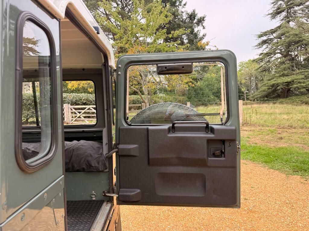 Land Rover Defender 90 90 County Tdci Black #26