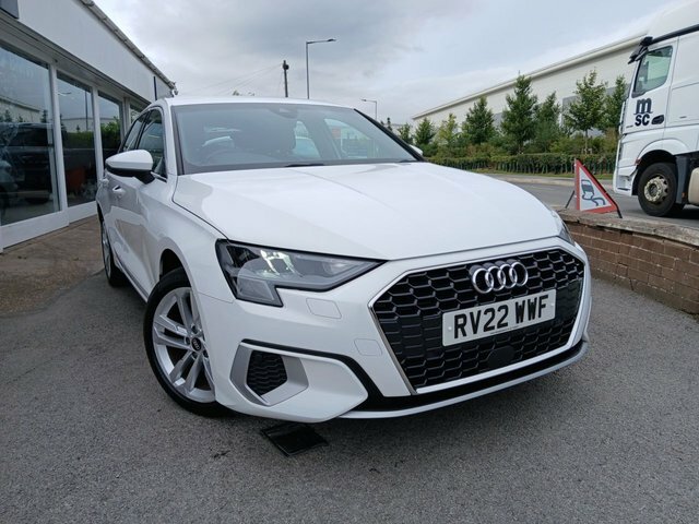 Audi A3 1.4 Tfsie 40 Sport Sportback Plug-in Hy White #3