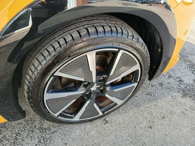Peugeot e-208 50Kwh Gt Premium Hatchback 136 Yellow #6