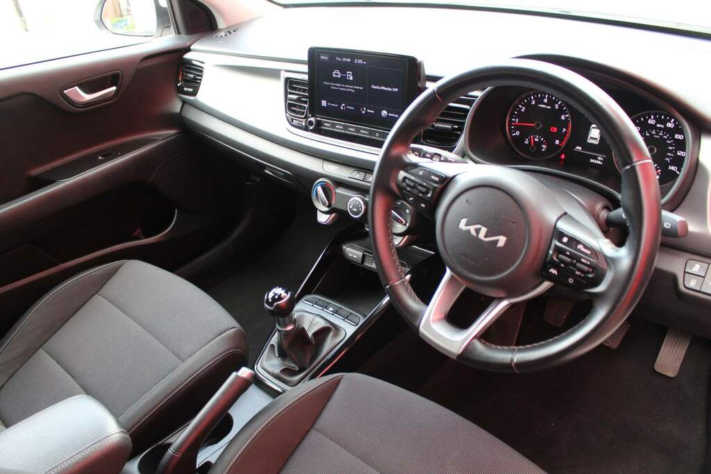 Kia RIO 1.2 2 With Rear Camera, Parking Sensors, Apple White #8