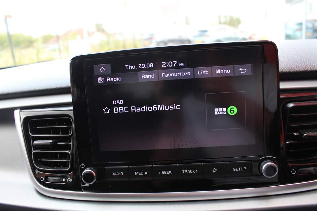 Kia RIO 1.2 2 With Rear Camera, Parking Sensors, Apple White #14