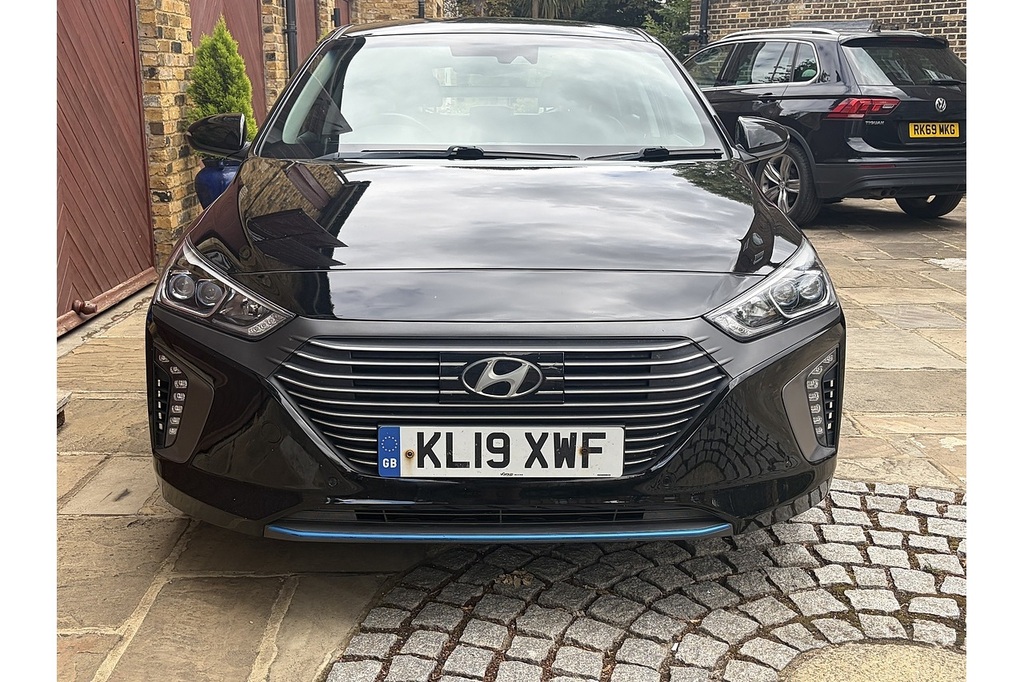 Hyundai Ioniq H-gdi Premium Se Black #3