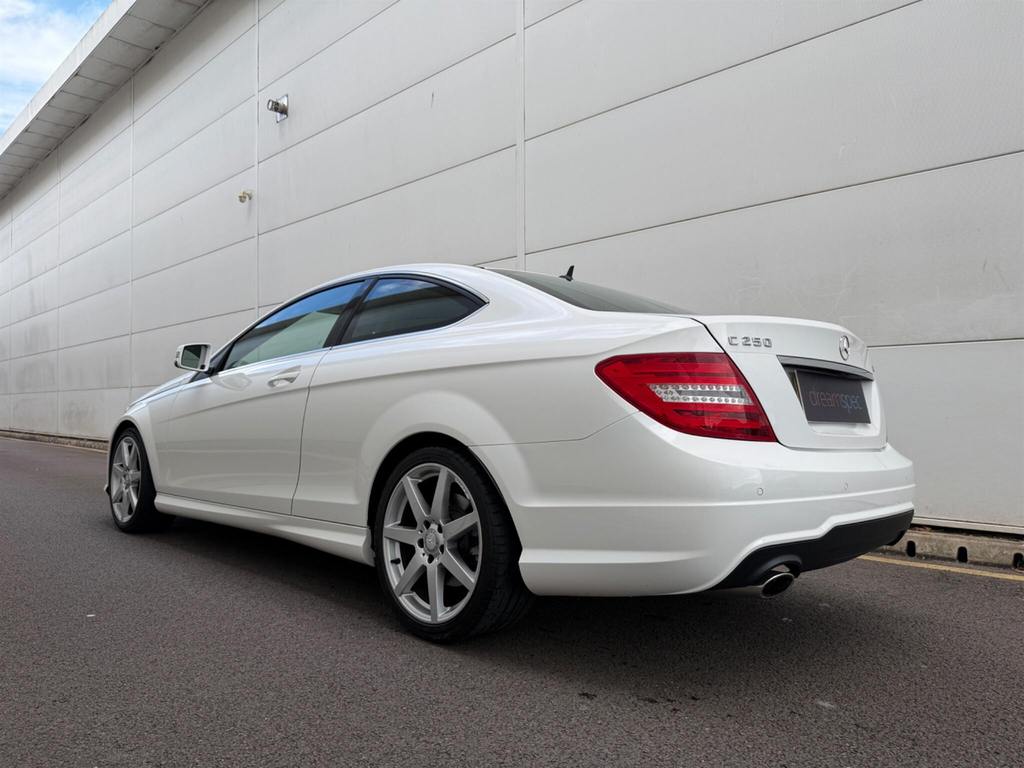 Mercedes-Benz C Class C220 Cdi Blueefficiency Amg Sport Red #9