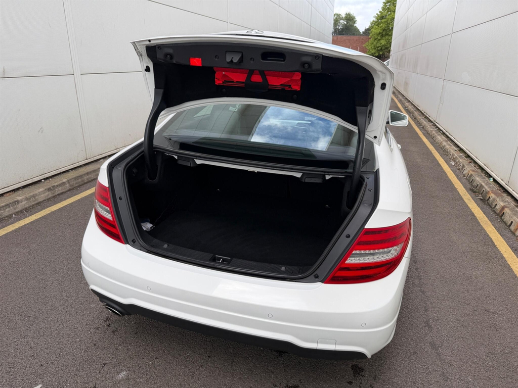 Mercedes-Benz C Class C220 Cdi Blueefficiency Amg Sport Red #12