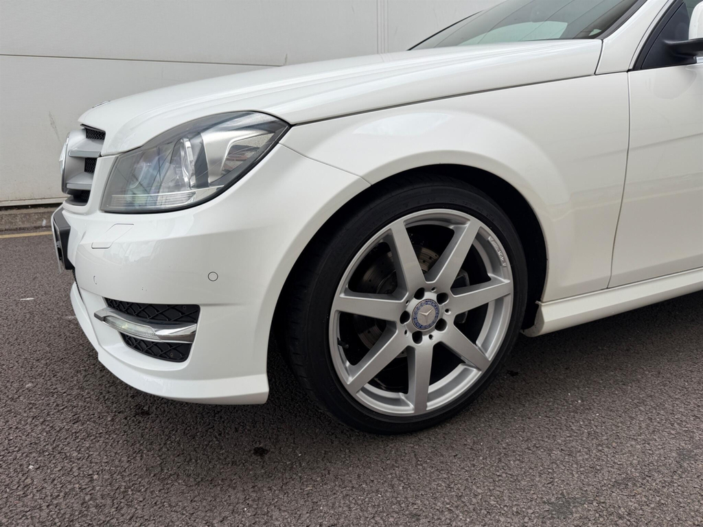 Mercedes-Benz C Class 2.1 Cdi Blueefficiency Amg Sport Coupe White #5