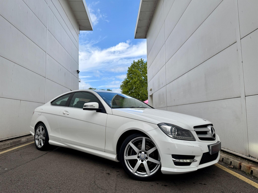 Mercedes-Benz C Class 2.1 Cdi Blueefficiency Amg Sport Coupe White
