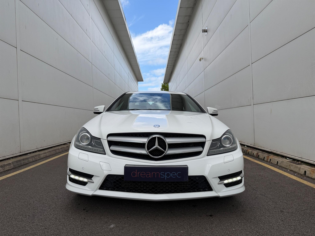 Mercedes-Benz C Class 2.1 Cdi Blueefficiency Amg Sport Coupe White #2