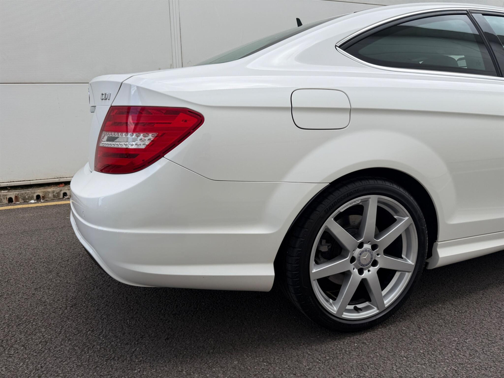 Mercedes-Benz C Class C220 Cdi Blueefficiency Amg Sport Red #7