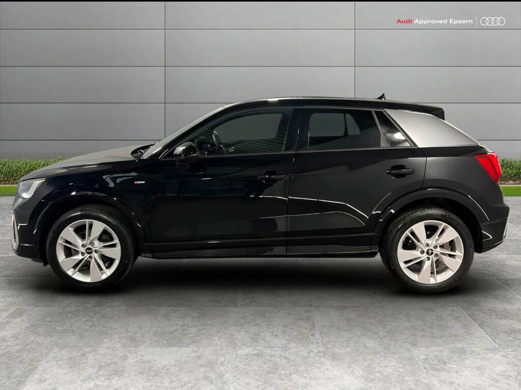 Audi Q2 Audi Estate 30 Tfsi Black Edition White #8