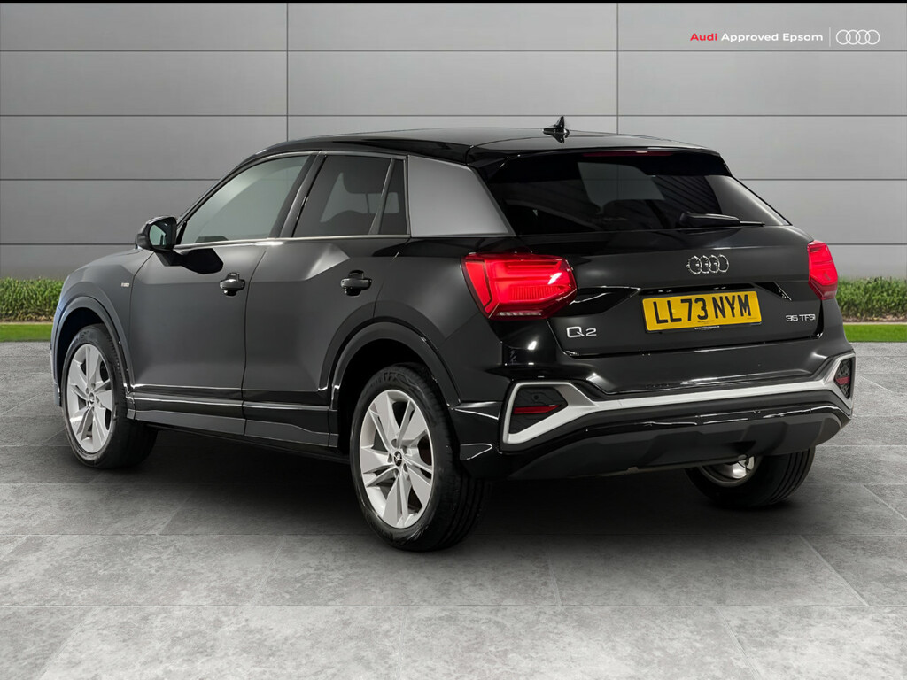 Audi Q2 Audi Estate 30 Tfsi Black Edition White #2