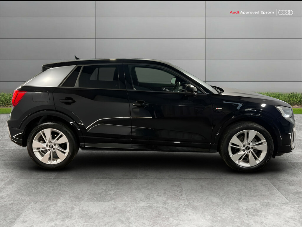 Audi Q2 Audi Estate 30 Tfsi Black Edition White #4