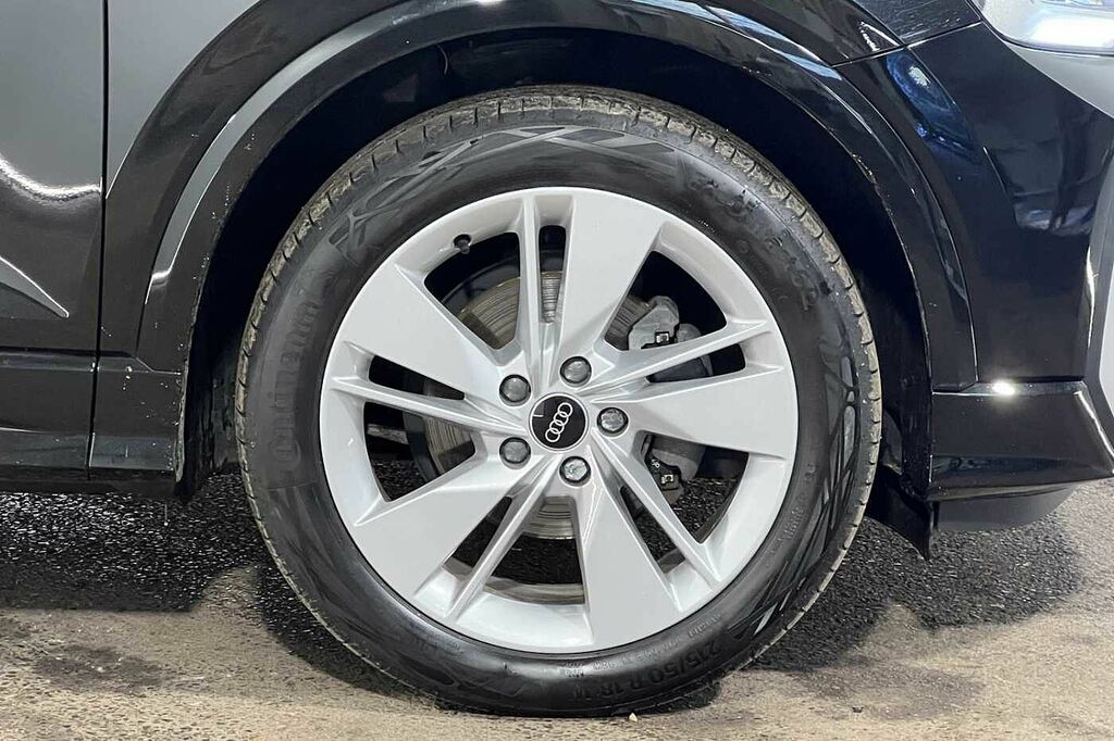 Audi Q2 Audi Estate 30 Tfsi Black Edition White #5