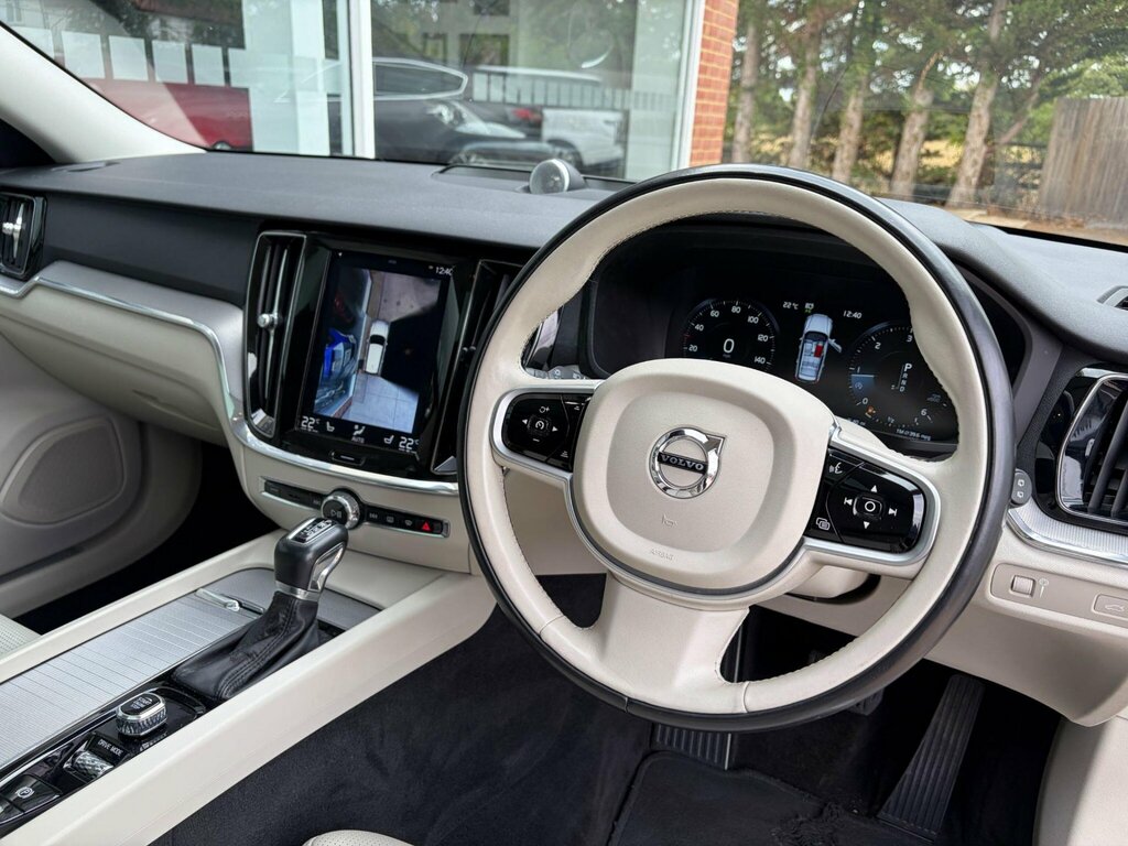 Volvo V60 T4 R-design Nav Grey #20