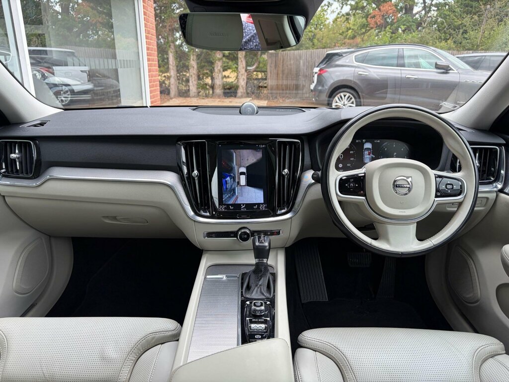 Volvo V60 T4 R-design Nav Grey #7