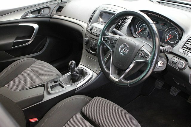 Vauxhall Insignia Hatchback 1.6 Cdti Sri VX Line Nav Euro 6 Ss White #16