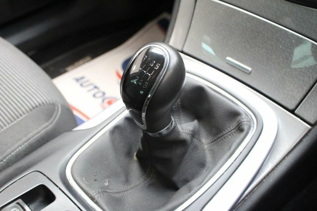 Vauxhall Insignia Hatchback 1.6 Cdti Sri VX Line Nav Euro 6 Ss White #27
