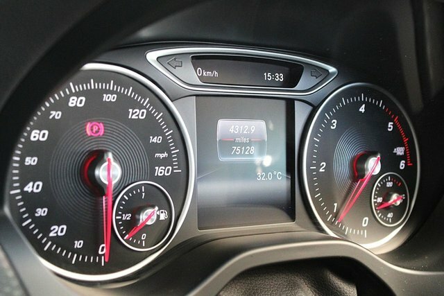 Mercedes-Benz A Class A180d Amg Line Premium Silver #34
