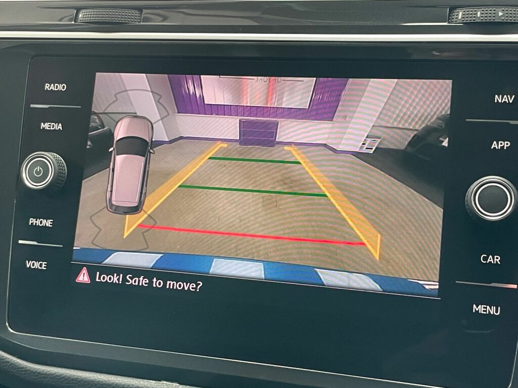 Volkswagen Tiguan Se Navigation White #33
