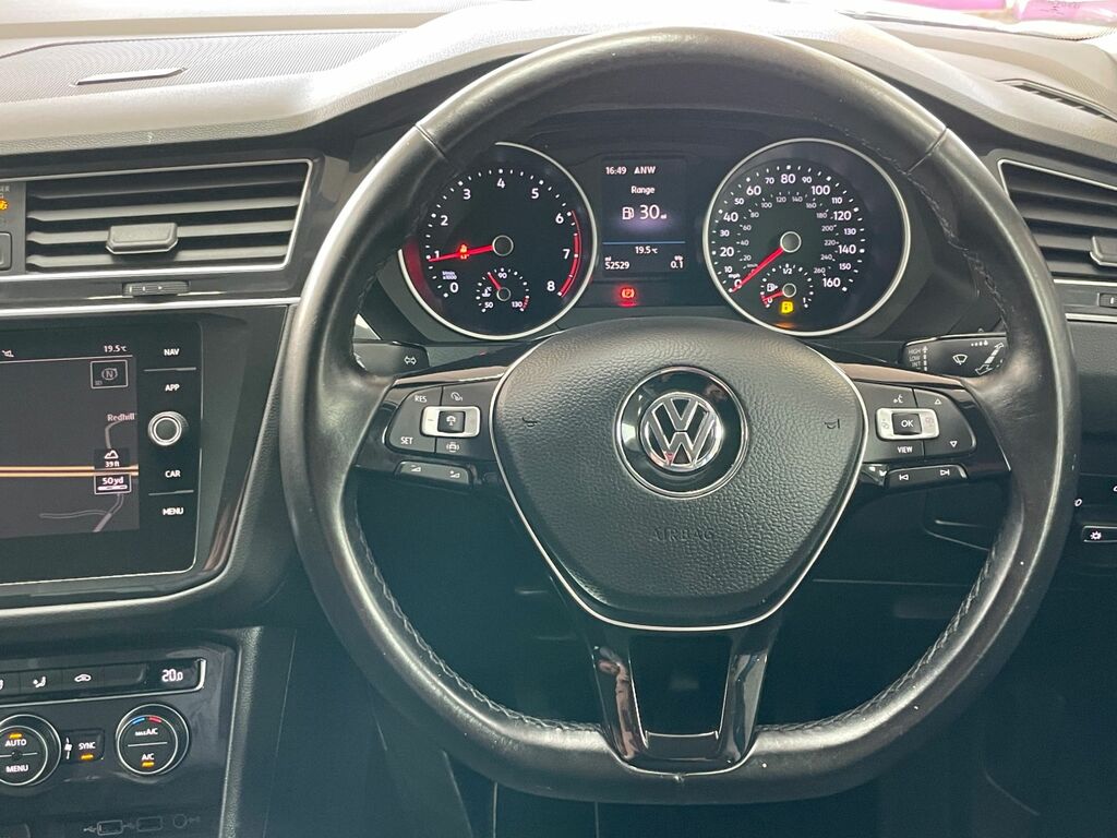 Volkswagen Tiguan Se Navigation White #28