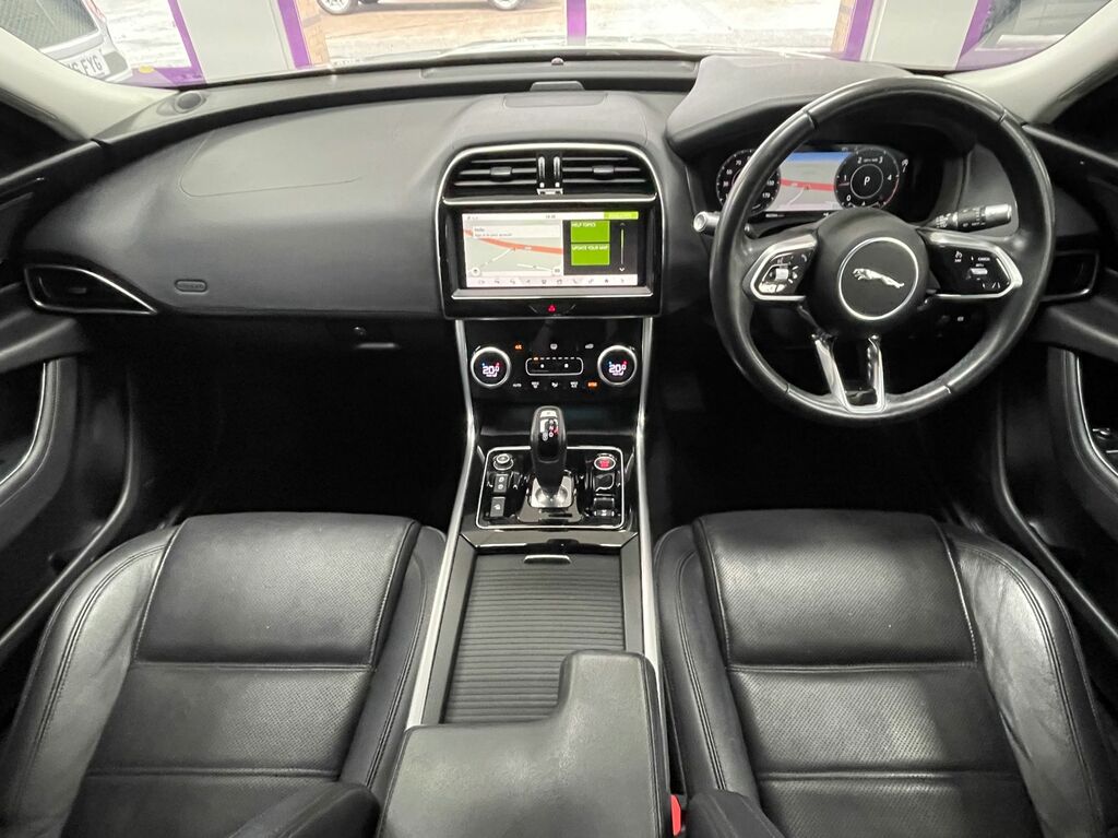 Jaguar XE Diesel Black #2