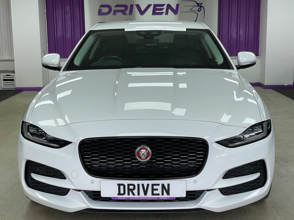 Jaguar XE Diesel Black #5