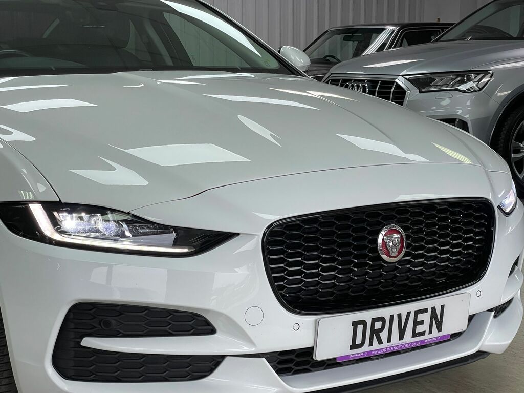 Jaguar XE Diesel Black #3