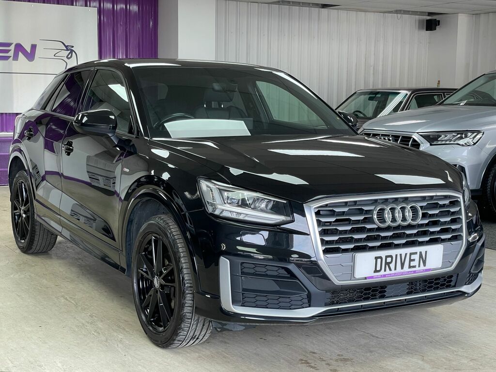 Audi Q2 S Line Black #4